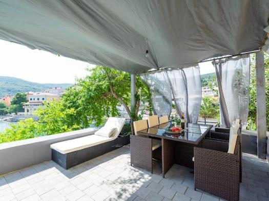Apartmani Ella Rabac Exterior photo