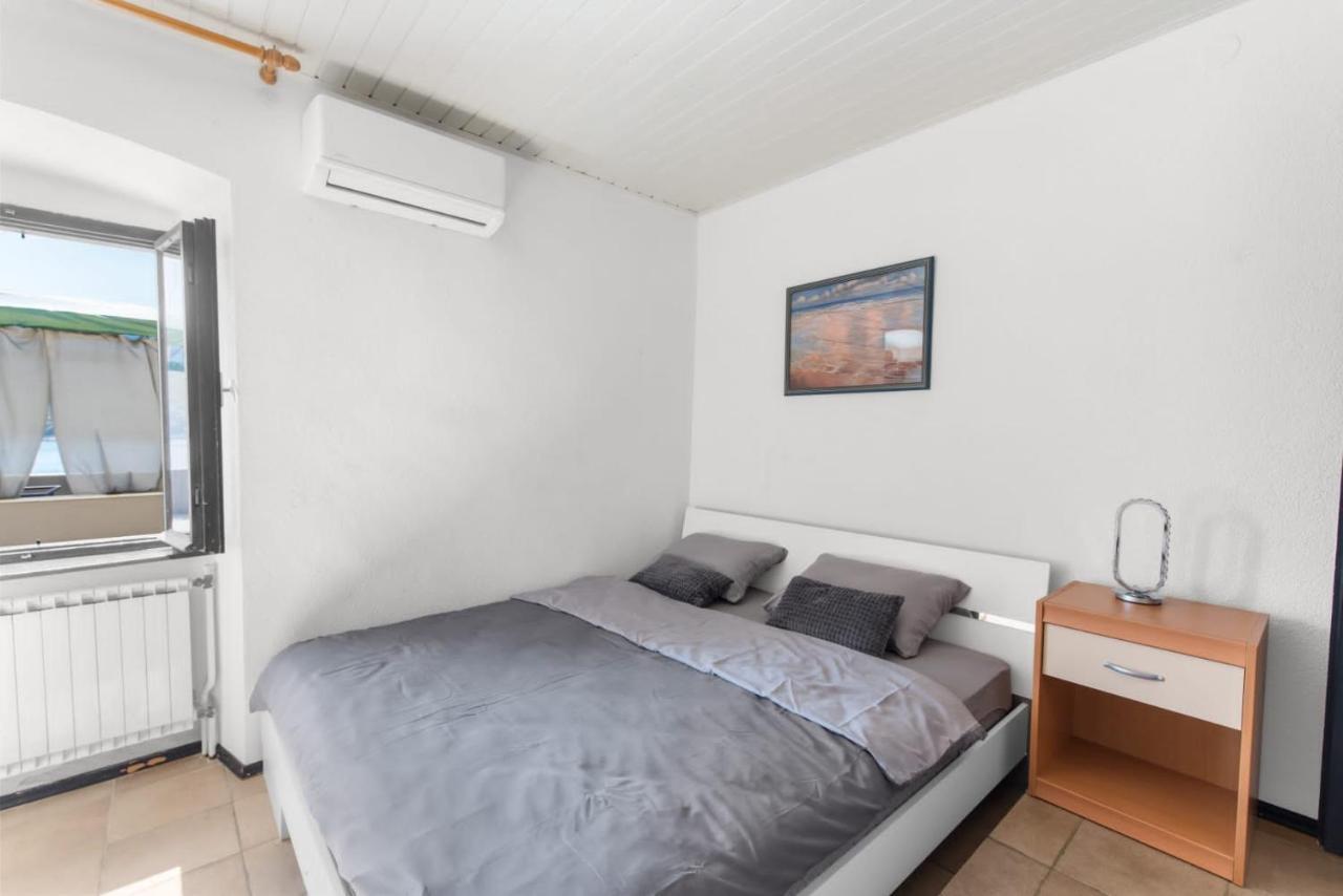 Apartmani Ella Rabac Exterior photo